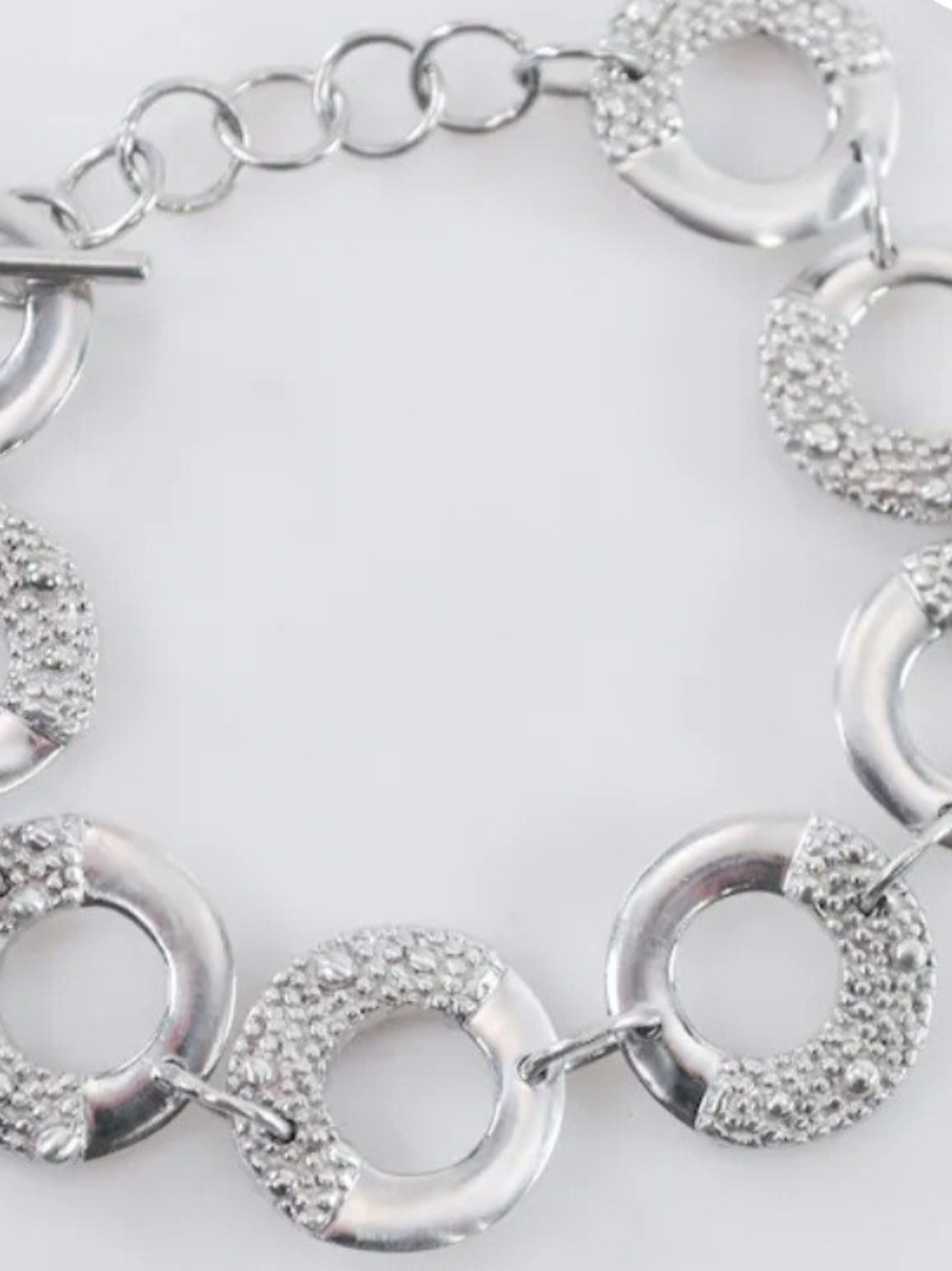 Vintage Modernist Textured Or Pebbled  Circle Link Bracelet in Silver.